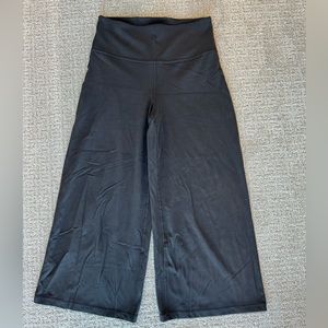 Athleta Elation wide crop pant, size medium, like new